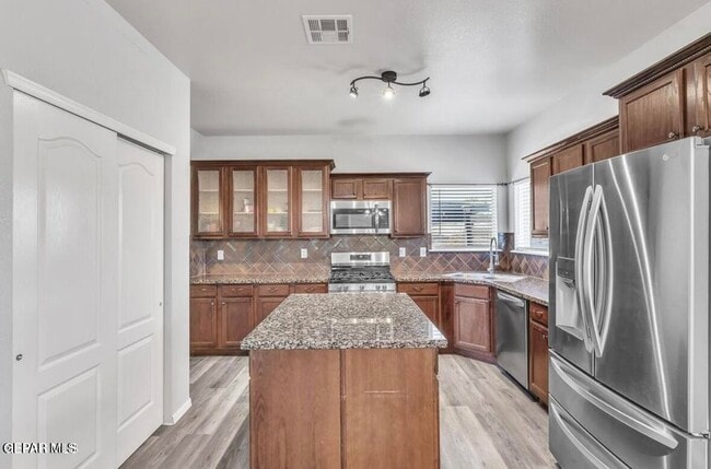 Building Photo - 12879 Hidden Grove Dr