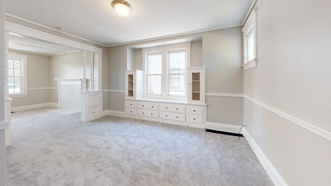 Building Photo - Old Brooklyn - 3 Bedroom Single Family Home