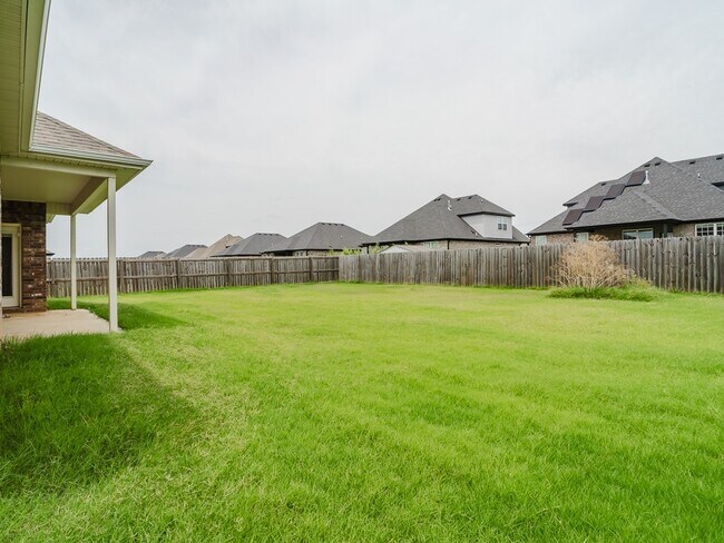 Building Photo - 940 W Ashmore Landing Loop