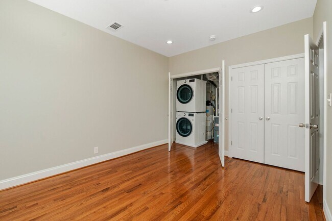 Building Photo - 3015 N Calvert St