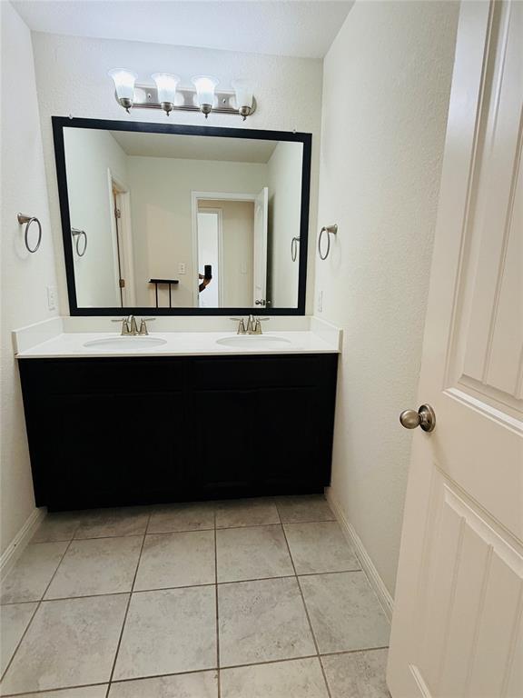 Building Photo - 2013 Hat Bender Lp