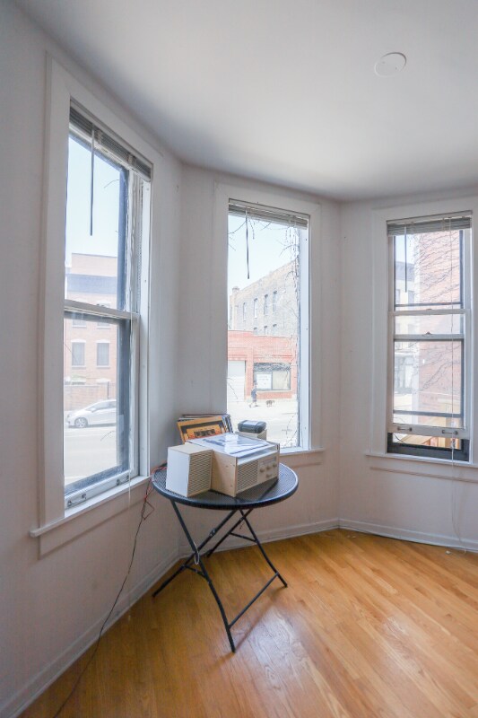 Building Photo - 1811 N Wells St