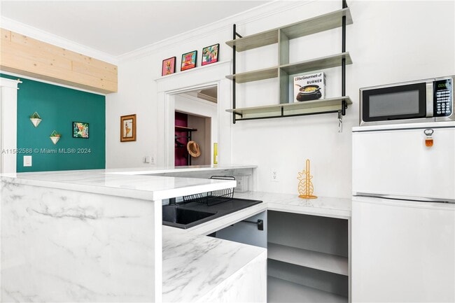 Building Photo - 18 NE 42nd St