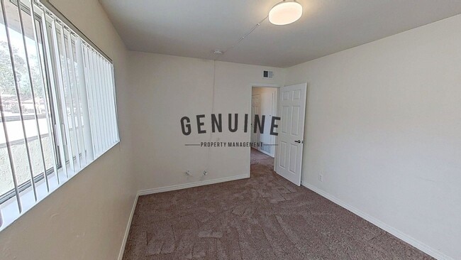Building Photo - Beautiful 2 Bedroom in Creekside Villas!