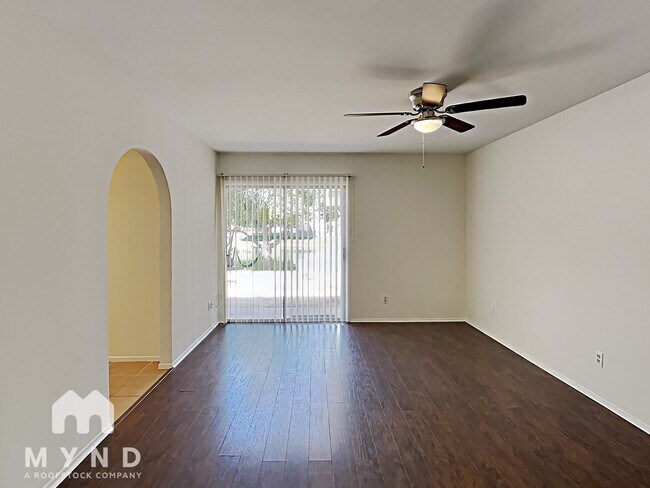 Building Photo - 2742 S Las Flores