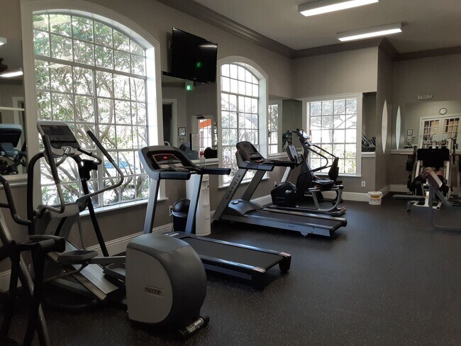 Building Photo - Annual unfurnished 2/2 condo in luxury development near Legacy Trail and Siesta Key.