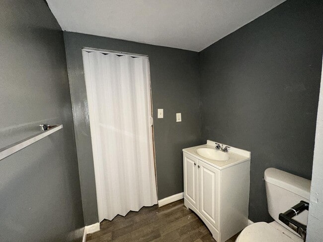 Building Photo - Lovely 2 Bedroom / 2 Bath for Rent - Section 8 Welcome