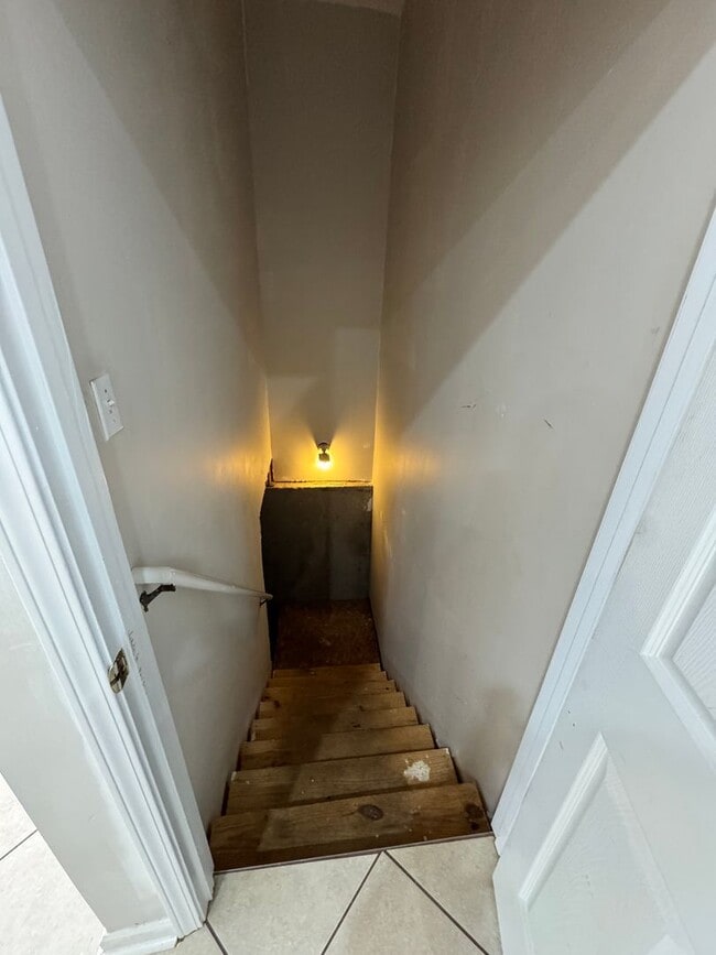 Building Photo - Comfortable 2-Bed, 2-Bath Home