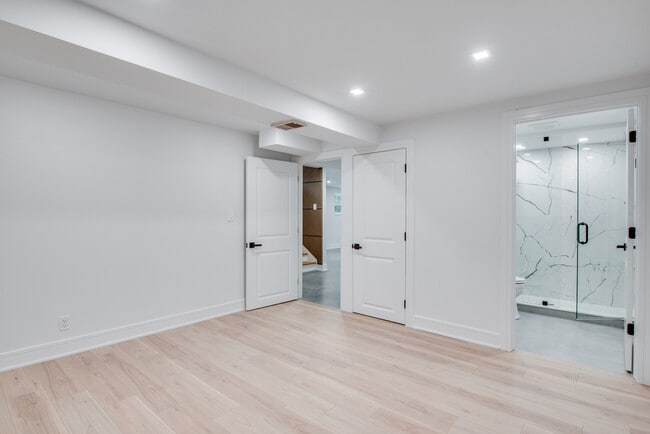Building Photo - 1108 Emerald Dr