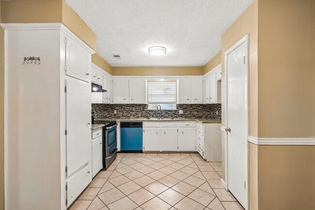 Building Photo - 4202 Townes Forest Rd