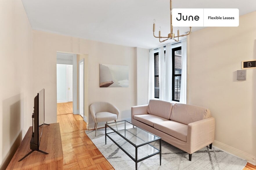 Primary Photo - 23 E 109th St