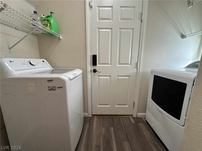 Building Photo - 10679 Timber Stand St