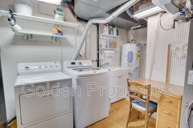 Building Photo - 1415 Crestline Dr