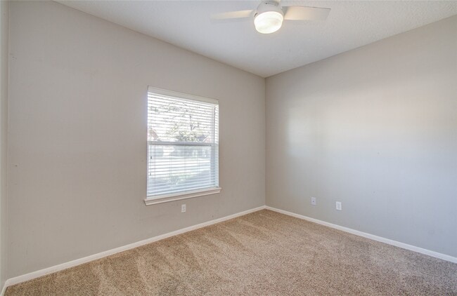 Building Photo - 14806 Flowerwood Dr