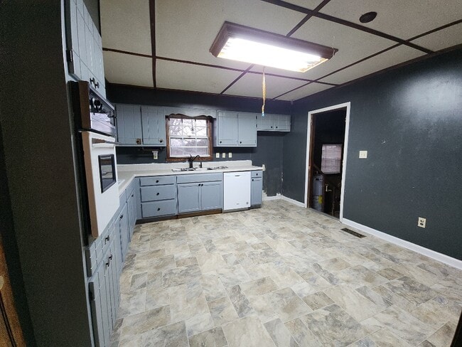 Building Photo - 172 Blair Rd