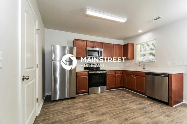 Building Photo - 3 Bedroom Pet-Friendly Home in GREENSBORO,...