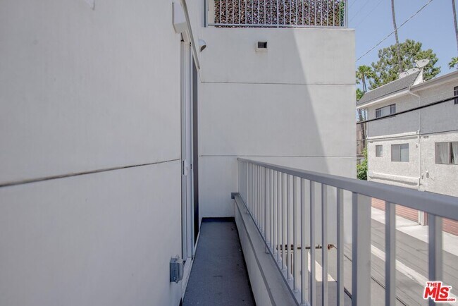 Building Photo - 4406 Fulton Ave