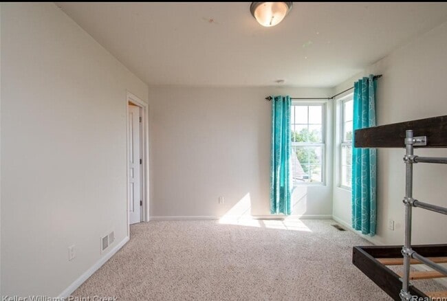 Building Photo - 5995 Branch Dr