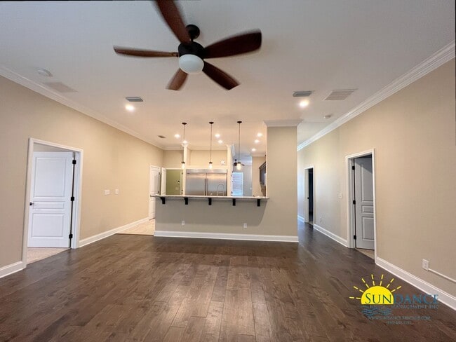 Building Photo - Gorgeous 4 Bedroom Home in FWB!