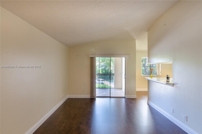 Building Photo - 9855 Westview Dr