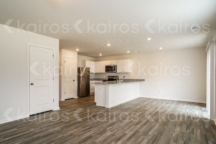 Building Photo - 105 Kyle's Dr