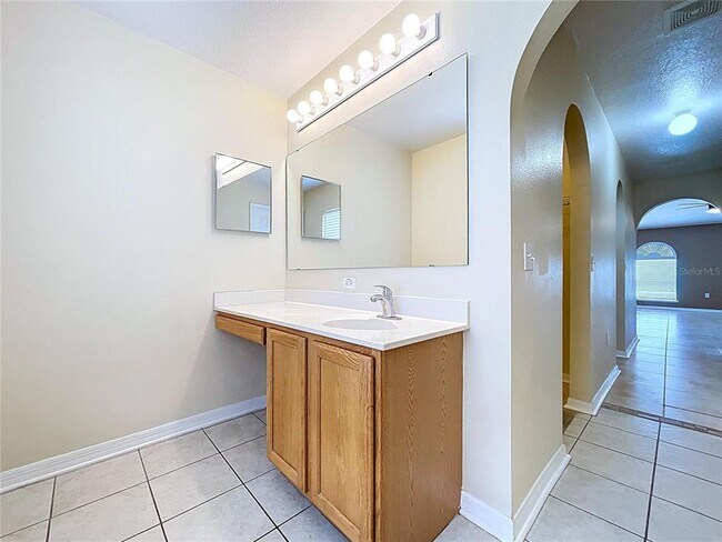 Building Photo - 5060 Spanish Oaks Blvd