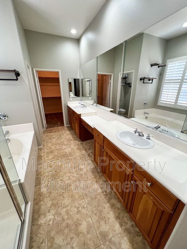 Building Photo - 34629 Sagebrush Ln