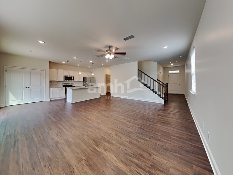 Building Photo - 841 Headland Wy