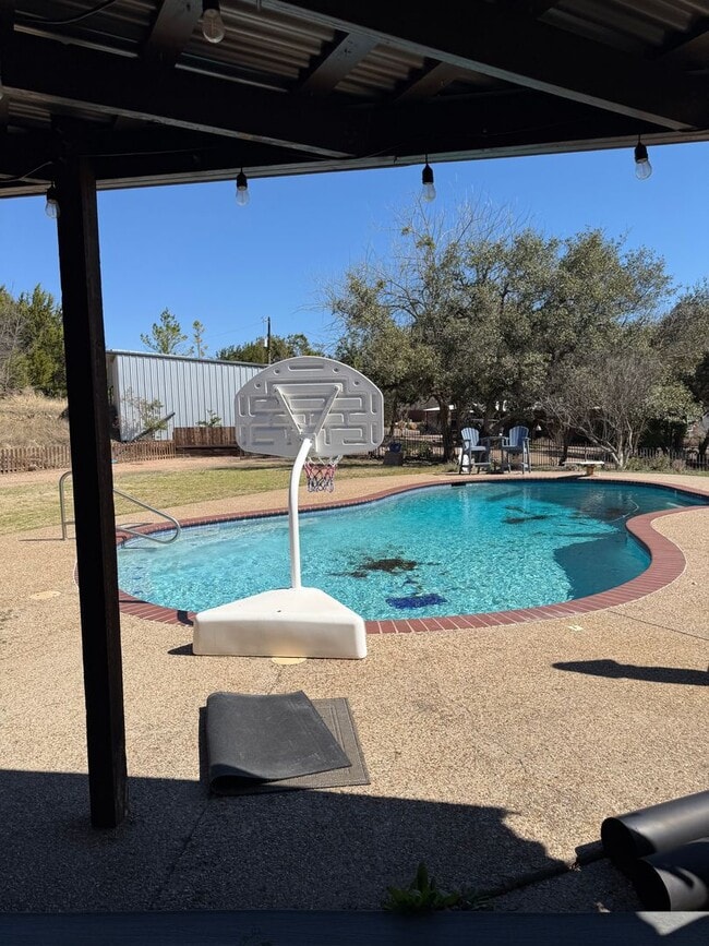 Building Photo - 1/1 with Pool maintained by owner - Amazin...