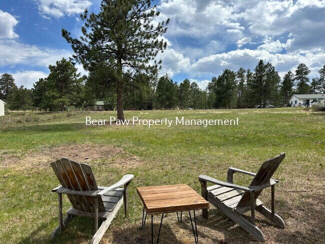 Building Photo - "Charming 3-Bedroom Retreat in Scenic Evergreen!