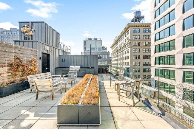 Building Photo - 51 Jay St