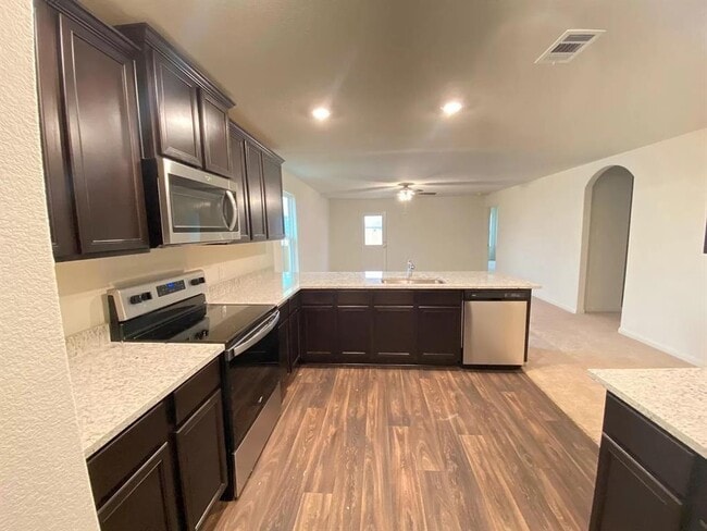 Building Photo - 213 Allington Cir