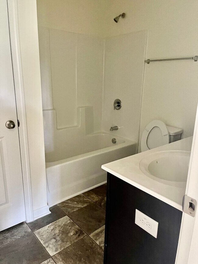 Building Photo - Available Now – Spacious 4BR Home on 1.5 Acres in Rural Hall!