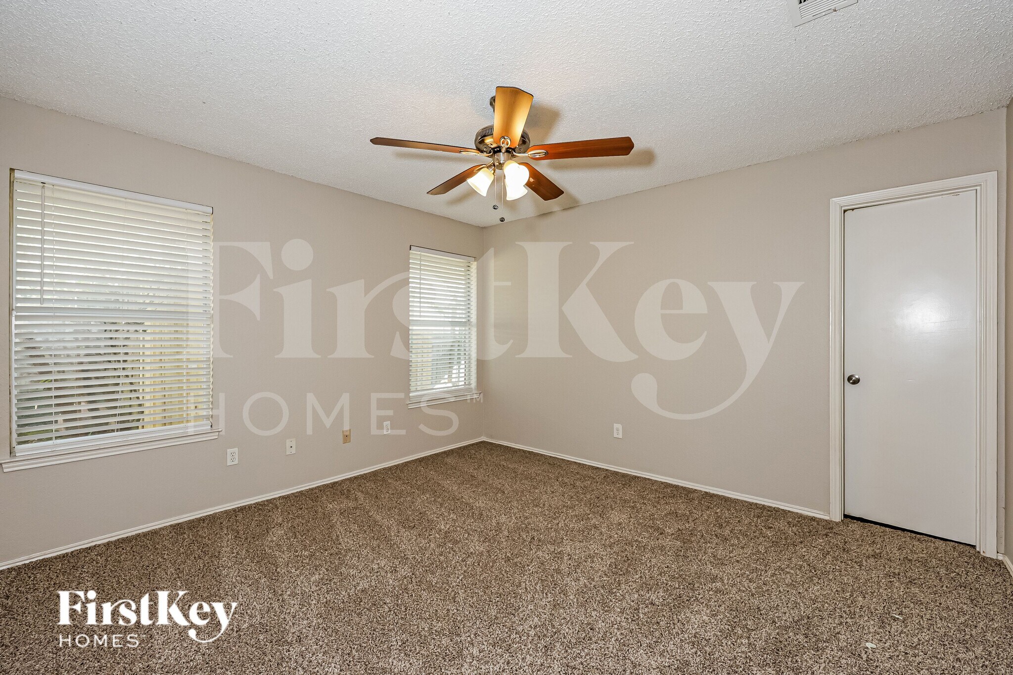 Building Photo - 606 Plainview Dr
