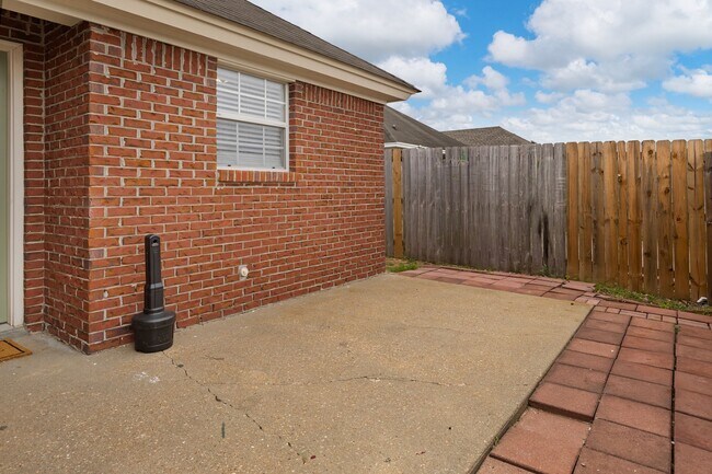Building Photo - 1312 Centerfield Ct