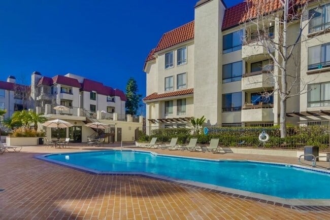 Building Photo - Resort Style Living in Mission Valley - 2 ...