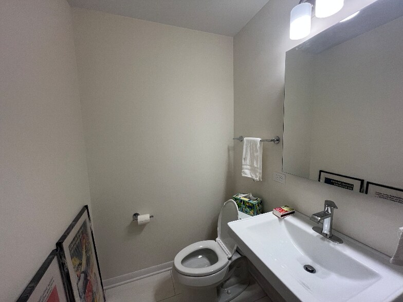 Building Photo - 432 Elm Pl