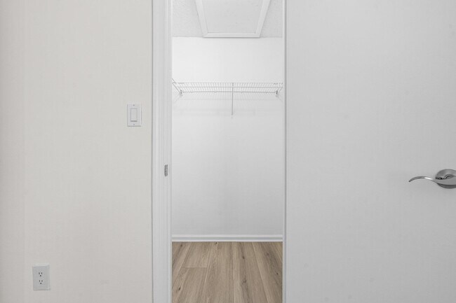 Building Photo - 1125 Crystal Way