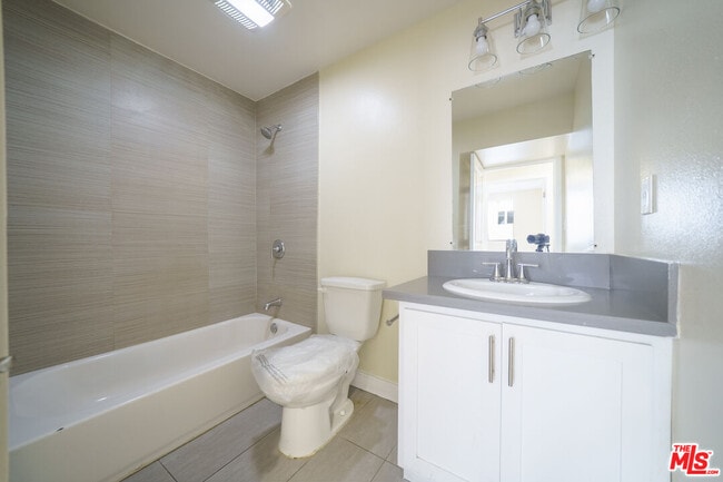 Building Photo - 6514 Brynhurst Ave