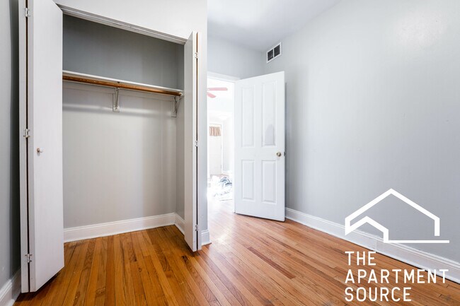 Building Photo - 4837 N Kimball Ave