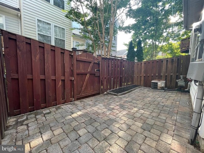 Building Photo - 11451 Fogarty Ct