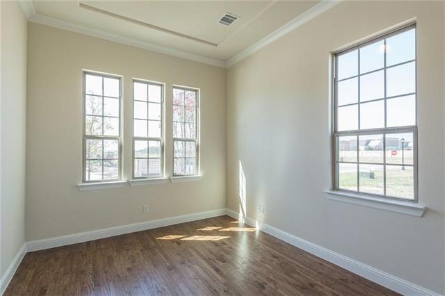 Building Photo - 560 Thoroughbred Ave