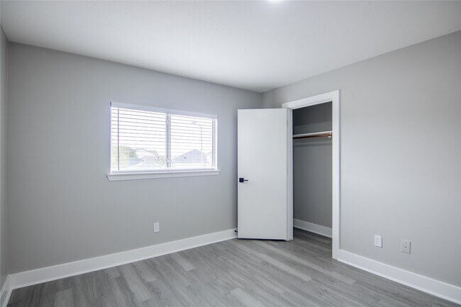 Building Photo - 20911 Young Meadows Way