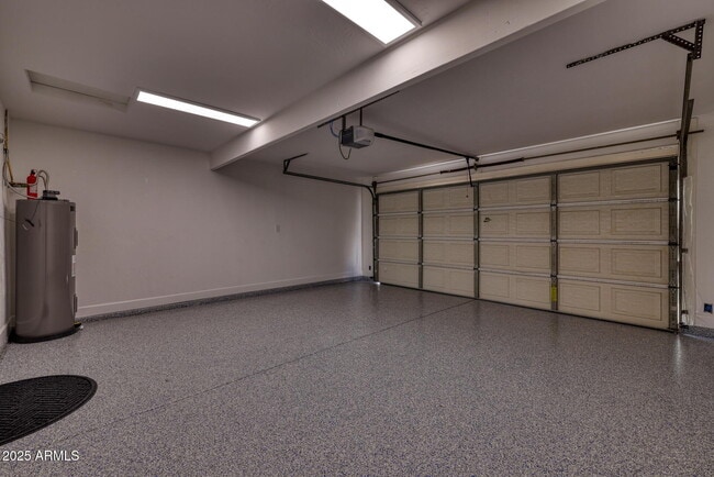 Building Photo - 1362 E Wickieup Ln