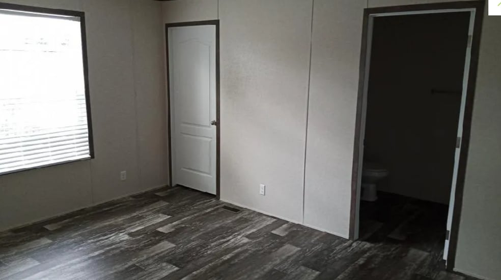 Building Photo - 505 Elmwood Ln