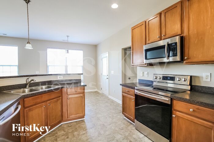 Building Photo - 1400 Chimney Ridge Dr