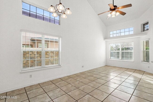 Building Photo - 636 Paseo Hermoso Dr