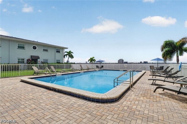Building Photo - 3344 N Key Dr