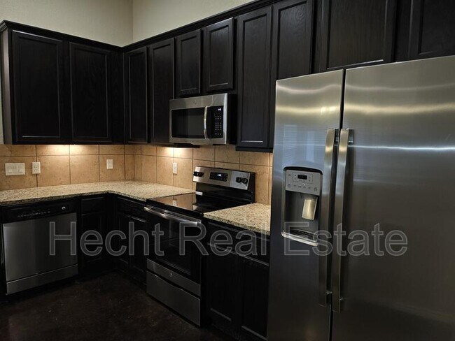 Building Photo - 222 Stacy Ln