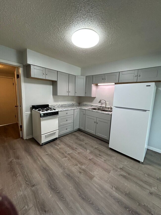 Building Photo - 105 W Jefferson St